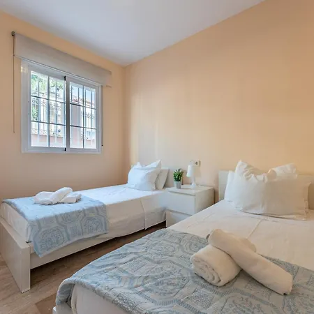 Malagasuite Costa Sol Oasis * Торремолінос